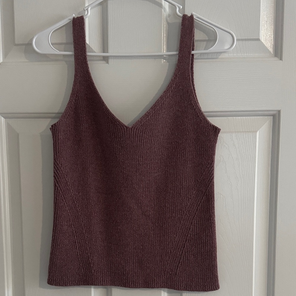 Old Navy Plum V‑Neck Knit Tank